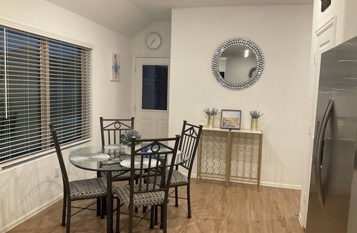 New Caney House | Adorable, Comfortable & nice