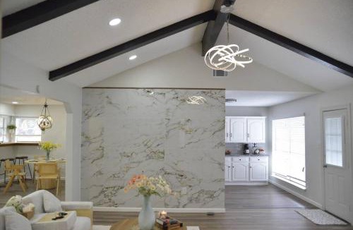 Barker House | Adorable & Convenient Home in Katy