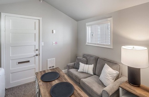 Northwest Everett Cottage | Adorable Cottage by Scenic Waterfront Park