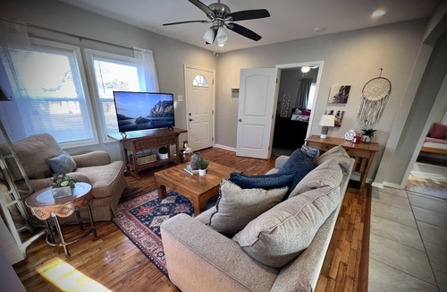 Powell Cottage | Adorable Cottage fully stocked and convenient to everything!