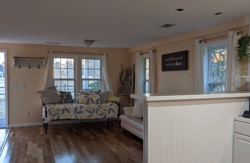 Langley House | Adorable cottage getaway