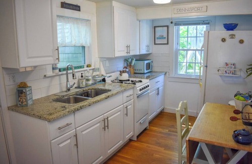 Dennis Port House | Adorable cottage on a dead end dirt lane just 200 yards from Sea Street beach