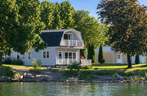 Kent Cottage | Adorable Cottage with Lakefront Views, World-class Fishing, & Effortless Escape