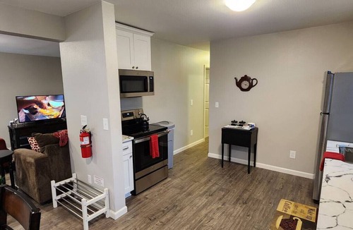 Longview House | Adorable Cozy Remodeled Home