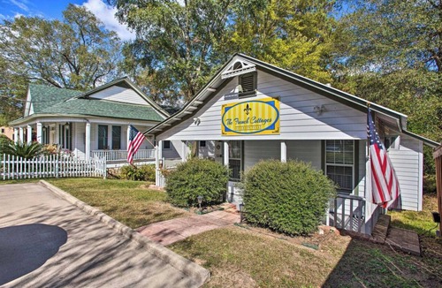 Jefferson Apartment | Adorable French Country Cottage Getaway - King Bed, Jetted Tub, Fireplace, Bikes