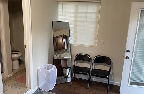 Paine Field-Lake Stickney House | Adorable fully remodeled Suite with Kitchen and office area