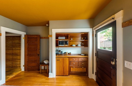 Stadium District Apartment | Adorable getaway for two with a shared backyard, kitchenette, & free WiFi