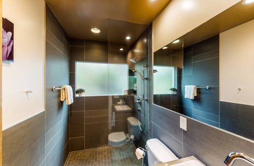 Stadium District Apartment | Adorable getaway for two with a shared backyard, kitchenette, & free WiFi