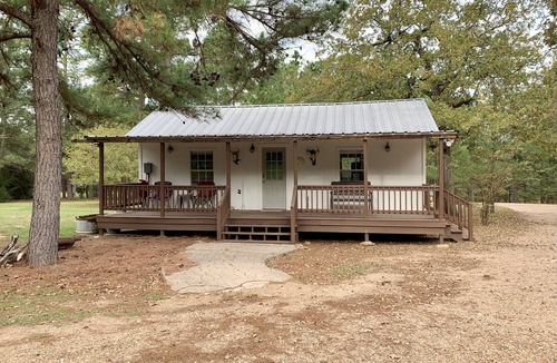 La Grange Cabin | Adorable Guest Cabin In The Woods