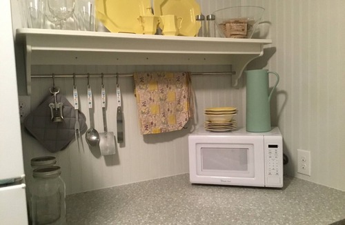 Cleburne Cottage | Adorable Guest Cottage