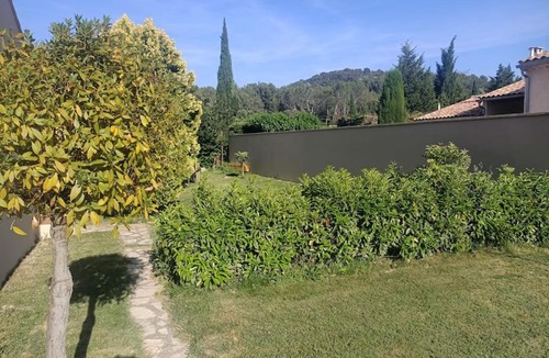 Chateaurenard House | Adorable Guest house