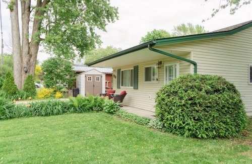 Town of Essex Apartment | Adorable Guest House near EPIC Wineries!