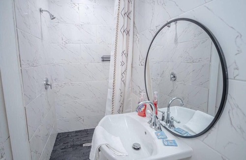 Eastside Promise Neighborhood House | Adorable Guesthouse So Close to Amazing Downtown