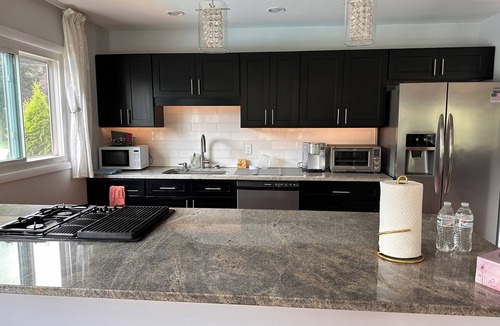 Colonie House | Adorable house with pool