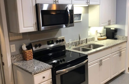 Simonton Lake Apartment | Adorable Lakeside Dream Studio on Simonton Lake