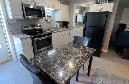 Simonton Lake Apartment | Adorable Lakeside Dream Studio on Simonton Lake