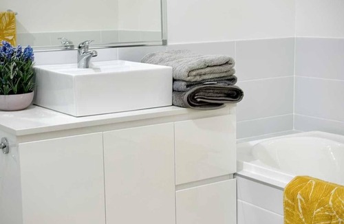 Edmondson Park House | Adorable Modern 4 Br House WiFi & Parking