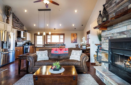 Emigrant Cabin | Adorable Montana Cabin by Yellowstone!