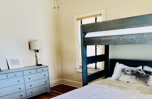 Blackwell House | Adorable newely renovated home ❤️🏡🎀