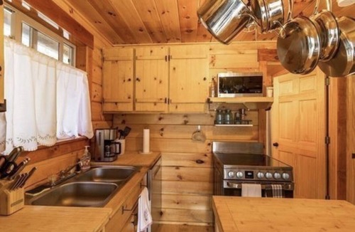 Iron River Cabin | Adorable Northwoods cabin