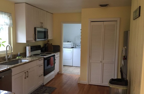 Old Saybrook House | adorable ranch in beach community