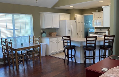 Lyndon House | Adorable Ranch in East Lou!