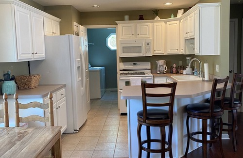 Lyndon House | Adorable Ranch in East Lou!