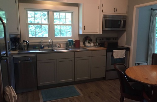 Rotterdam Junction House | Adorable Saratoga track, SPAC, Skidmore short term rental.