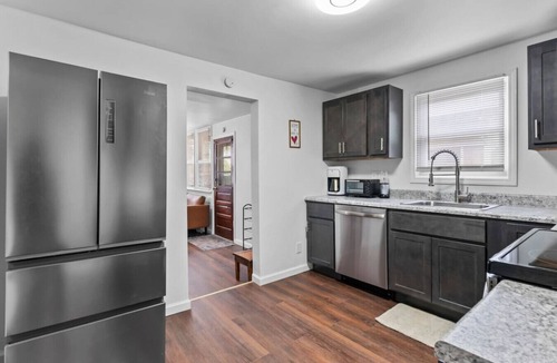 Imperial House | Adorable small house - quiet & safe - 2 BR 1 Bath