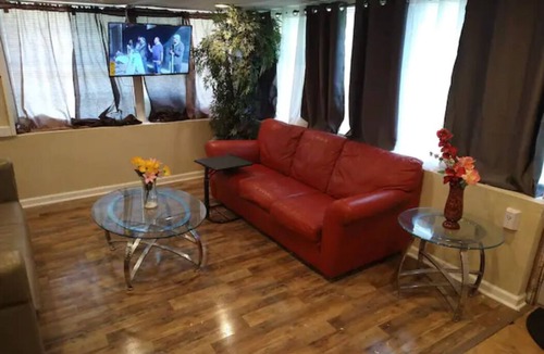 Dallas Apartment | Adorable Spacious Apt with Private Entrance Close to Downtown Dallas