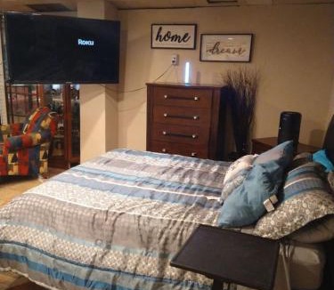 Dallas Apartment | Adorable Spacious Apt with Private entrance
