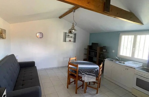 Talais Apartment | ADORABLE STUDIO NEAR THE SEA