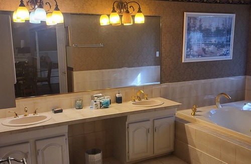 Temple Crest Apartment | Adorable Suite Place Front the River