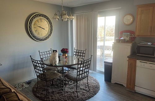 Blue Springs House | Adorable townhome with in Blue Springs 10 Miles from GEHA STADIUM