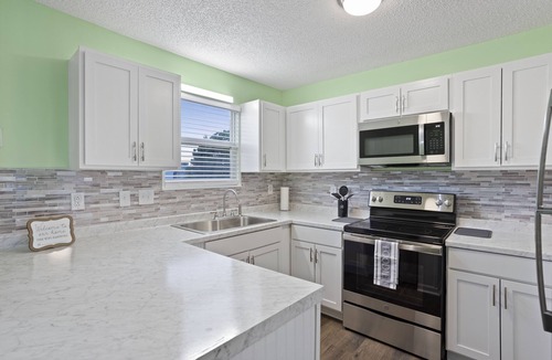 Jacksonville House | Adorable Townhome with Water Views