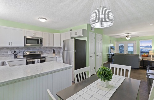 Jacksonville House | Adorable Townhome with Water Views