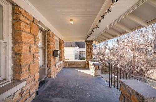 Rosedale House | Adorable Westwood house newly updated, great central location! World Cup ready!