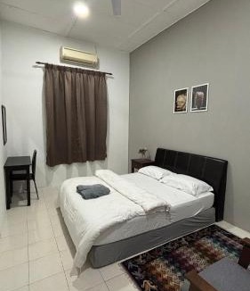 Kampung Pantai Batu Hitam House | Adrabayu's Homestay