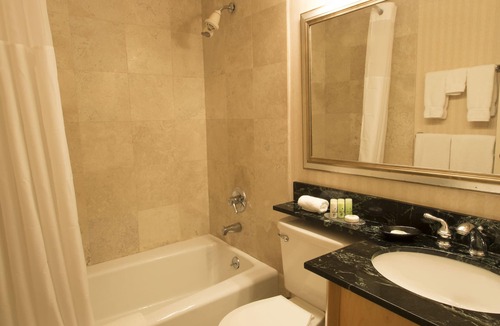 Queens Hotel | Adria Hotel And Conference Center