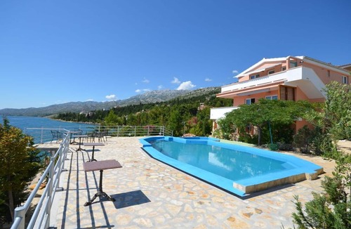 Starigrad Apartment | Adria Paradies by Marinko 2-room apartment no. 5 directly by the sea & beach
