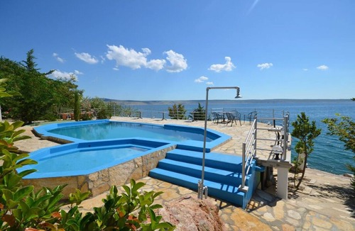Starigrad Apartment | Adria Paradies by Marinko 2-room apartment no. 5 directly by the sea & beach