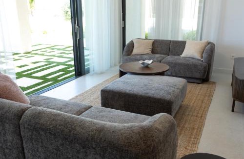 Zaton Villa | Adria Resort SEAFRONT Villa C Private Pool Pet Friendly