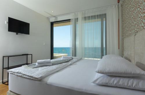 Zaton Villa | Adria Resort SEAFRONT Villa C Private Pool Pet Friendly