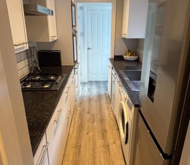 Abbots Langley House | Adrian Cottage