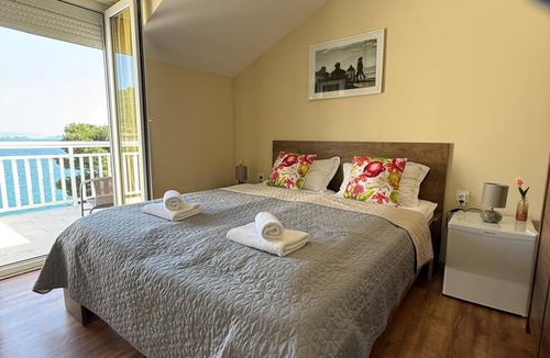 Marina Bed & Breakfast | Adrian's Beach House by Max Gastro