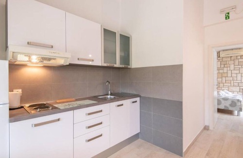 Cove Tri Zala (Zrnovo) House | Adriatic Guesthouse Balota With Shared Pool