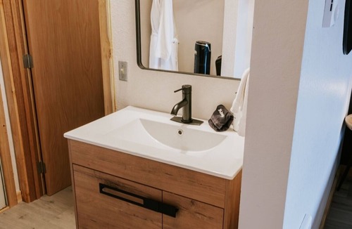 Long Beach Hotel | Adrift Hotel