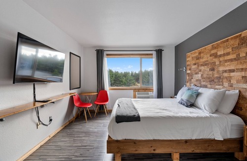 Long Beach Hotel | Adrift Hotel