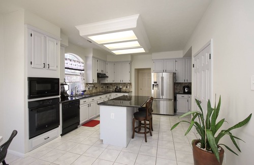 FM 1960 House | Aduke Villa: Big and Beautiful Inside Out. 3.13k sq ft 4/3.5/3 keyed garage