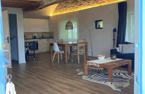 Crespin Apartment | Adults Only loft in old farm